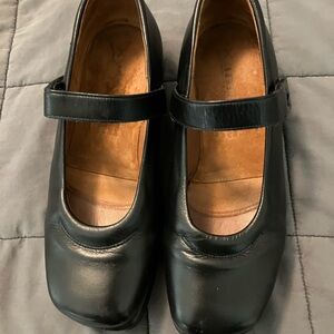 Kumfs black Maryjane shoe sz 9 Eur 39 $129